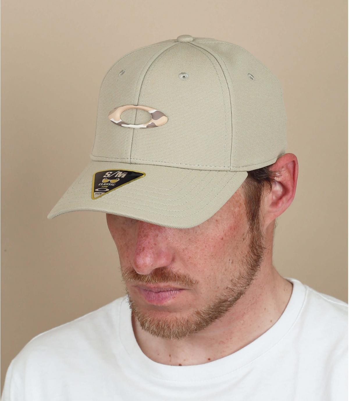 gorra Oakley beis logo Tincan safari